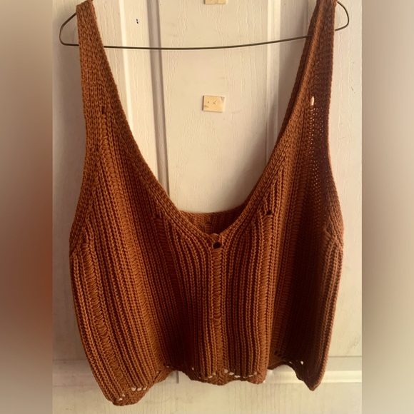 SHEIN Tops - Women’s Knit Crop Top